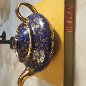 Collectible Vintage Genuine Royal Underglaze Teapot